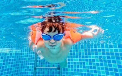 Protege el equipo de filtración de tu piscina con una caseta para depuradora